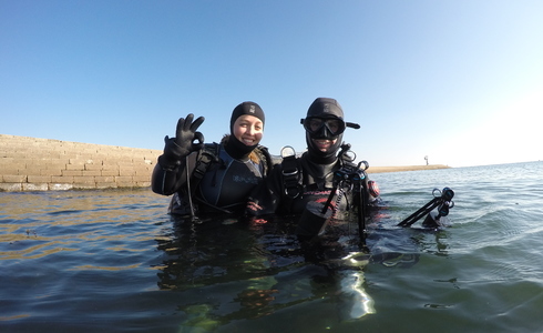 Onderwaterfotograaf Yoeri van Es en onderzoeker Sophie Neitzel bij Gorishoek de punt - Foto: Wil Stutterheim