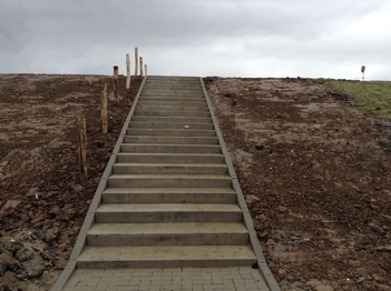 Nieuwe dijktrap bij de Zeelandbrug - Foto: Roel van der Mast